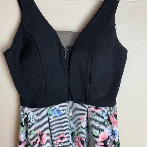 Super cute floral CRYSTAL DOLL dress ๐ - Picture 4 of 7